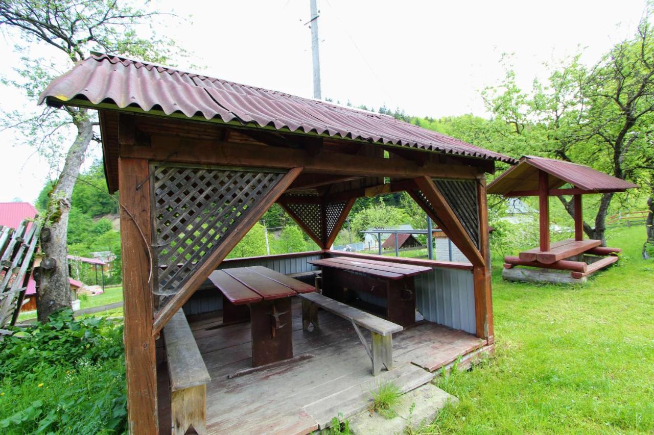 Cottage "Karpatske Shale" Jaremtsche Exterior foto